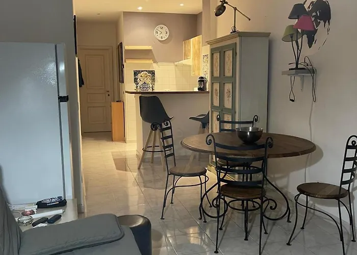 Deloye Fshh Apartment *