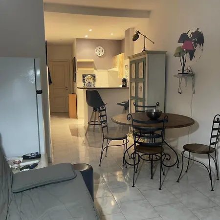 Deloye Fshh Apartament *